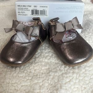 Robeez “first kicks” infant shoe